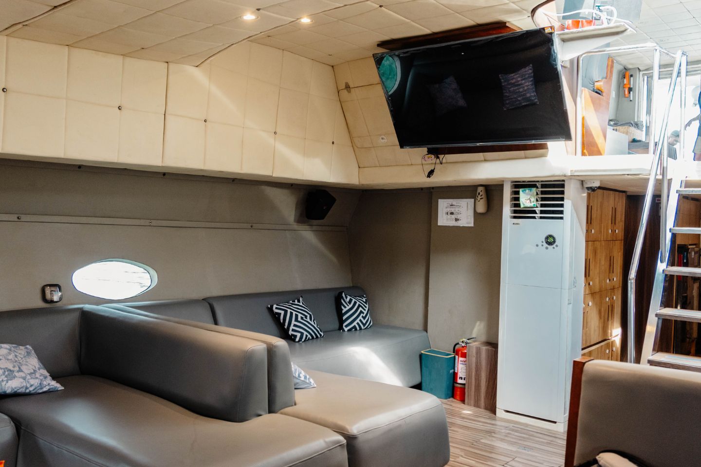 SEA 3 - BOAT CHARTER NUSA PENIDA